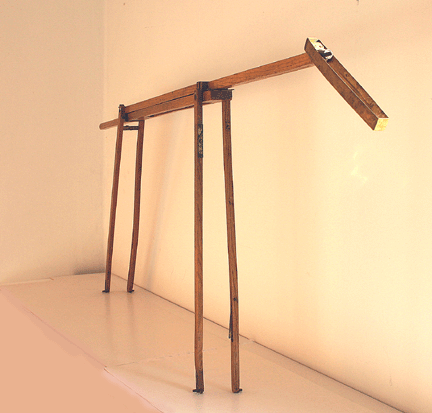 Hond, 2002 (hout, messing)